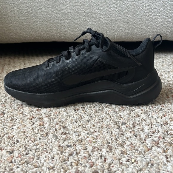 Nike Sneakers - Picture 3 of 7